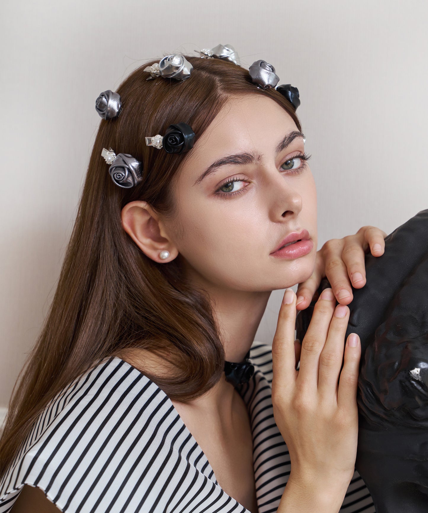 Torce Hair Clip Mini シンセティックレザー パール ミニ ヘアクリップ トルチェ メラビアンカ 韓国ヘアアクセサリー ブランド