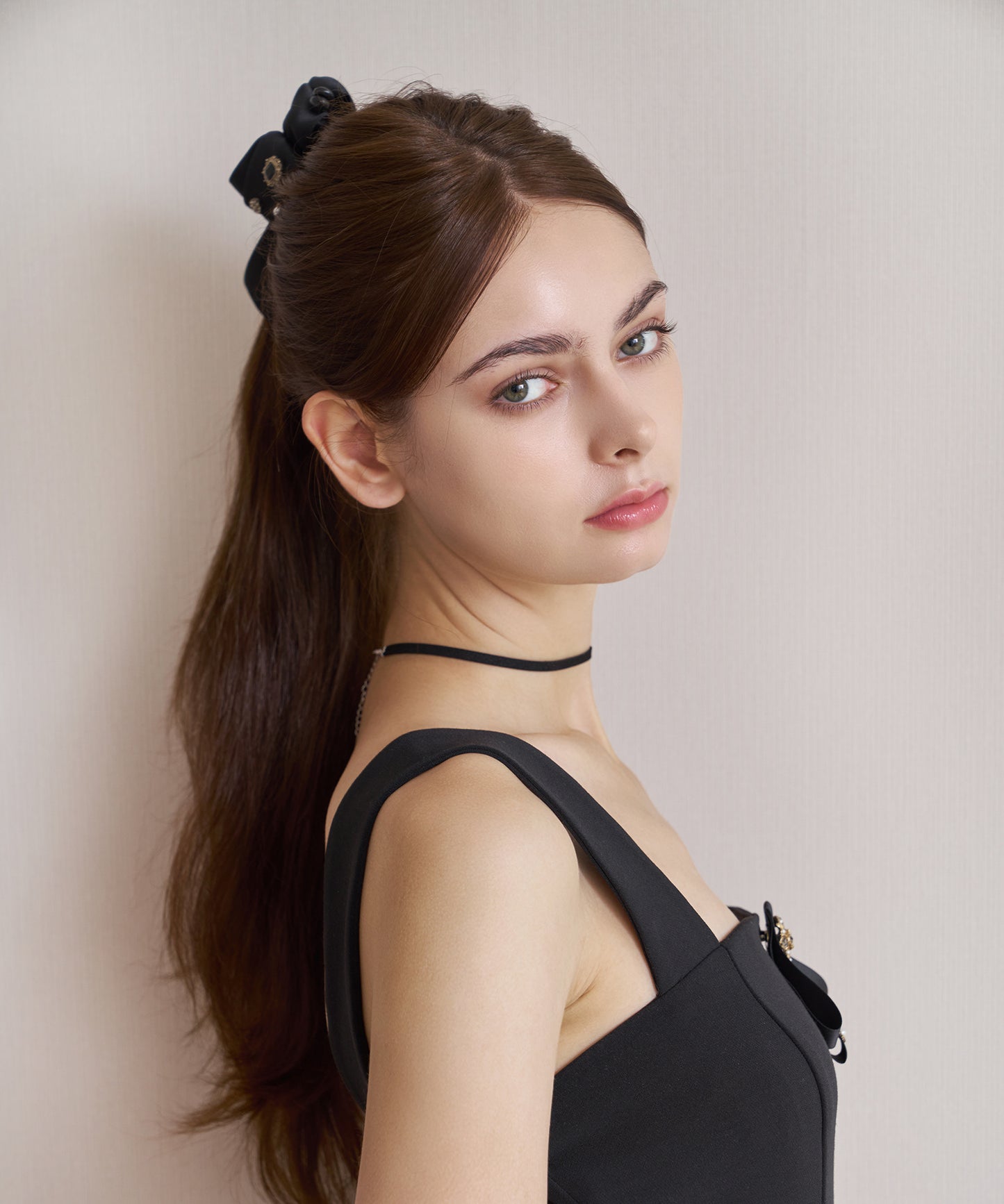 Nilda Banana Pin クリスタル パール サテン ビック リボン バナナクリップ