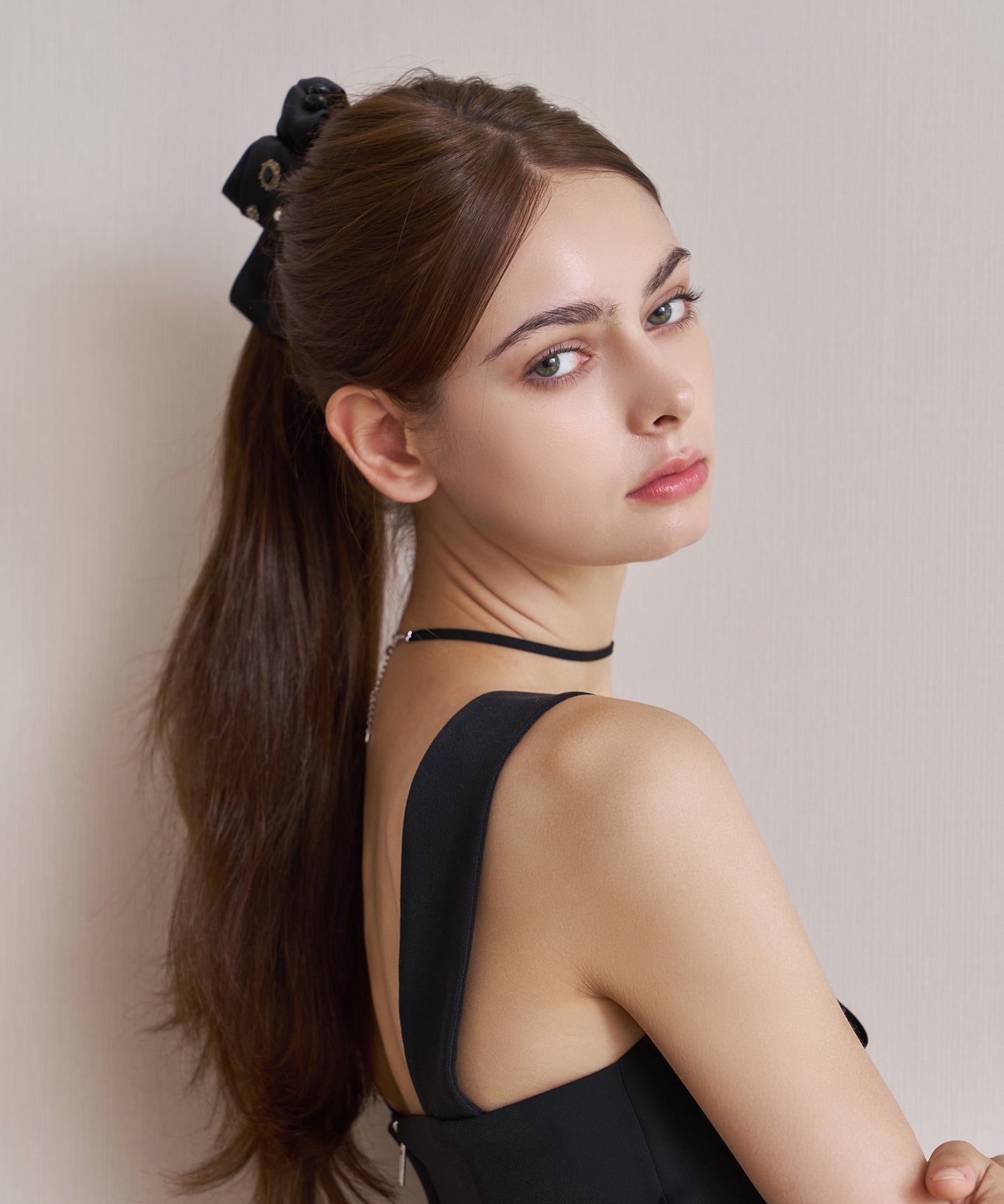 ニルダ クリスタル パール サテンリボン バナナクリップ | Mela Bianca