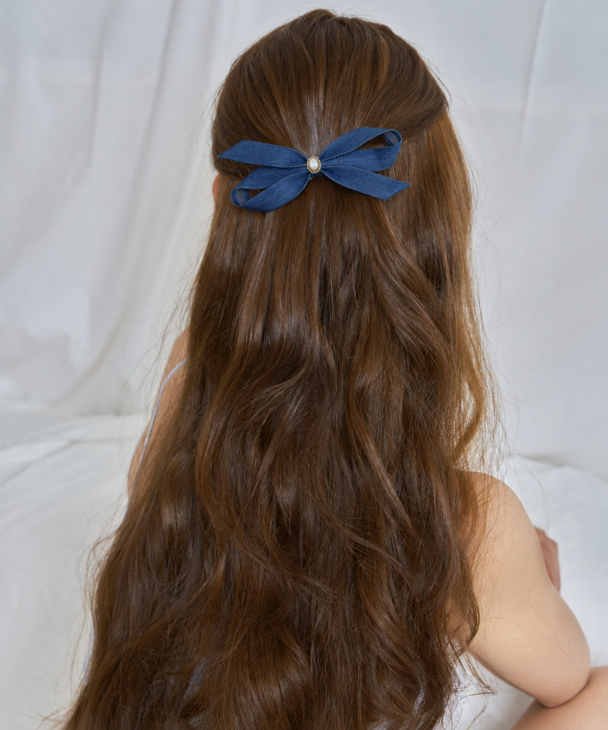 Cielo Barrette バレッタ メラビアンカ 韓国ヘアアクセサリー ダークブルー モデル着用
