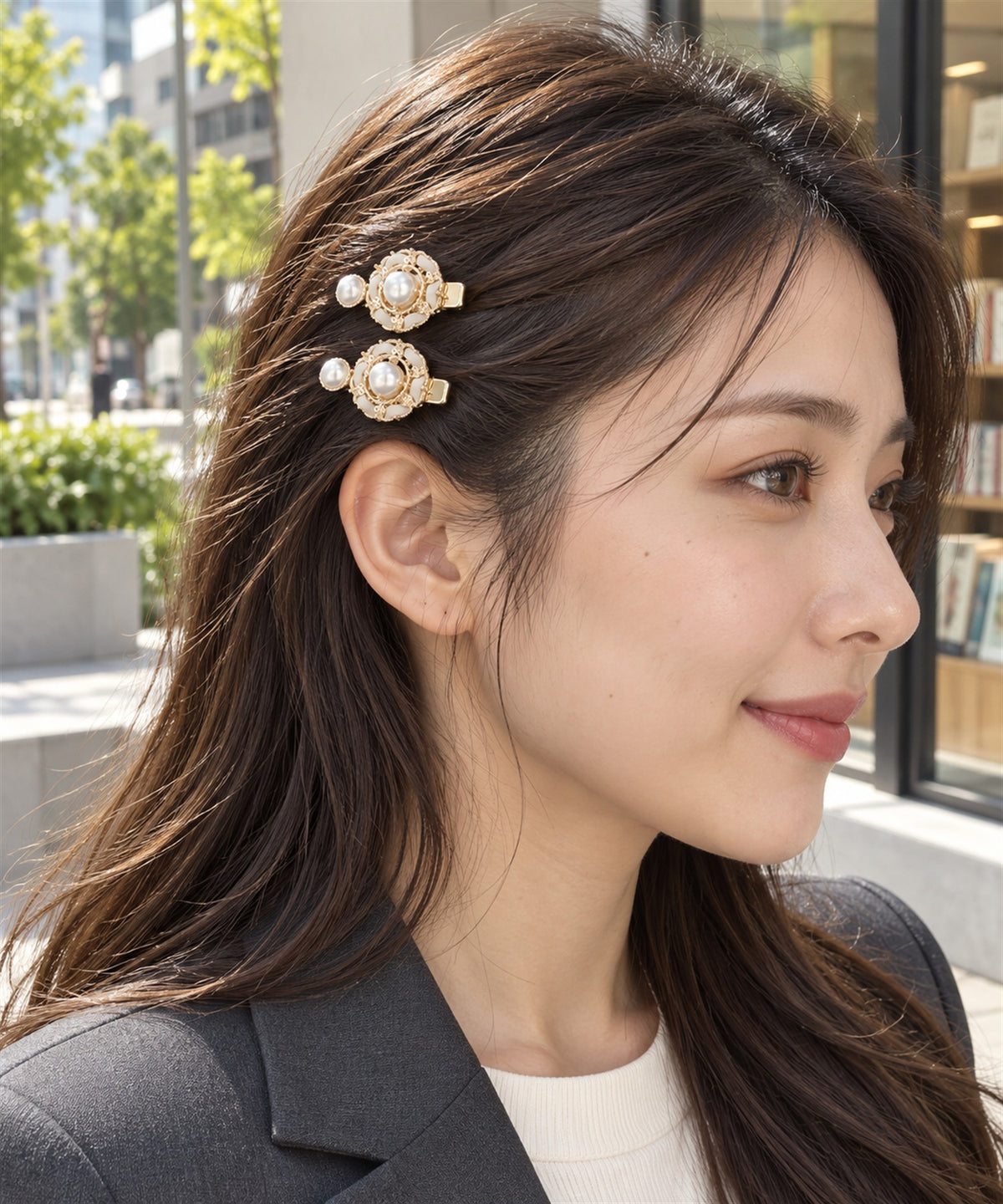Luna ミニヘアクリップ アイボリー 2点使いの着用イメージ